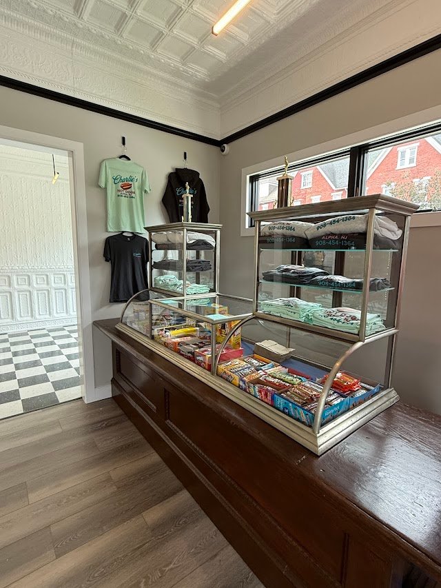 Charlie’s Hot Dogs