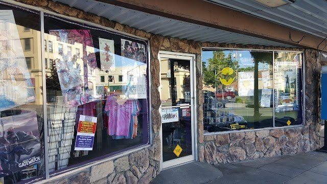 Iguana Comics & Gifts