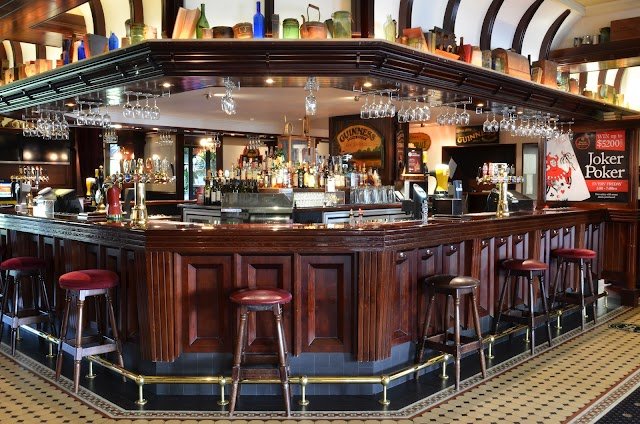 Dicey Reillys Pub and Eatery