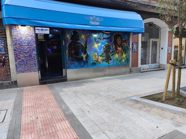 Azzurro Arcade Rock Pub