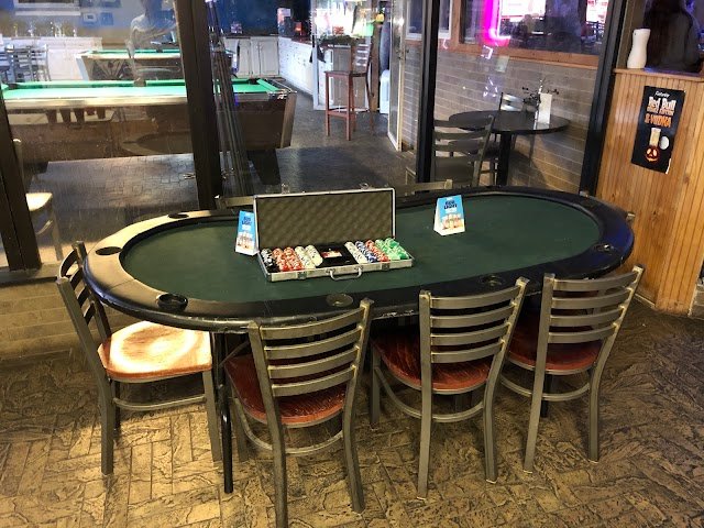 Parlays Local Tavern