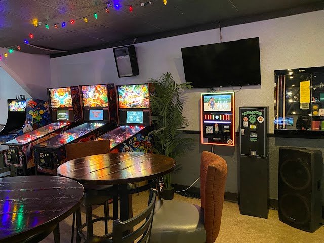 OnCue Bar & Billiards