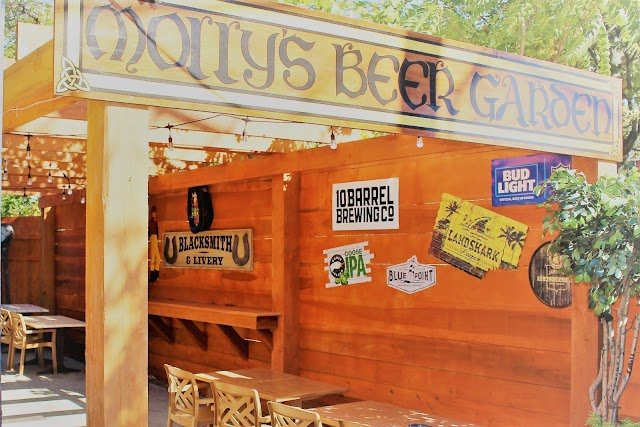 Molly Darcy's Irish Pub & Restaurant