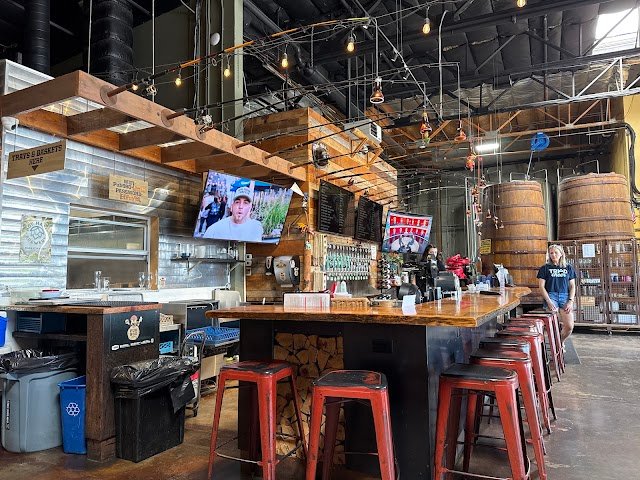 Belching Beaver Brewery Pub 980