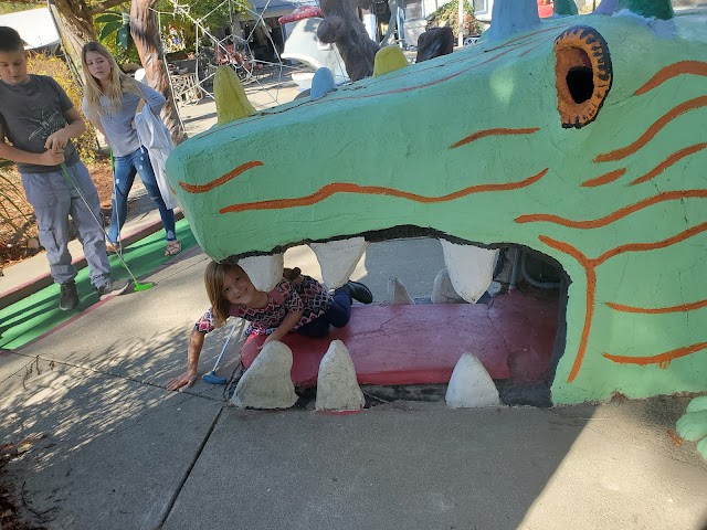 Pee Wee Golf & Arcade