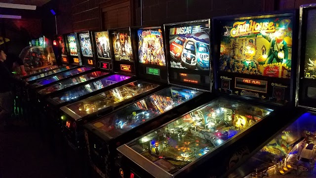 Old School Pinball & Arcade