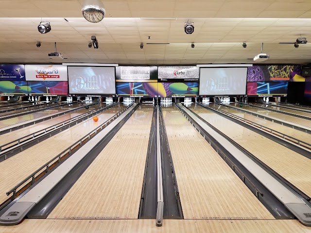Suburban Lanes