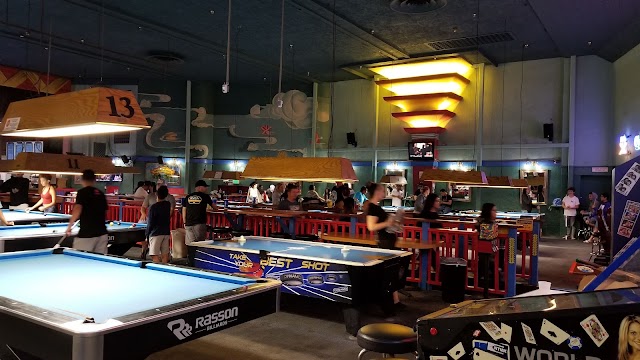 HotShots Billiards & Family Entertainment