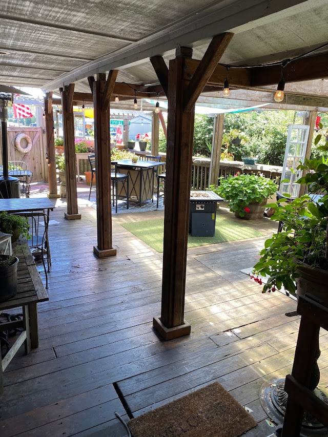 The Oar House Bar & Grill