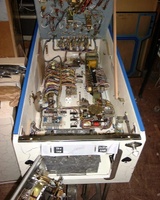 Image # 32281: Lady Luck Inside Cabinet 
(The game in this image was described to us as being newly removed from its original shipping carton. Note the blue film covering the metal side rails.)