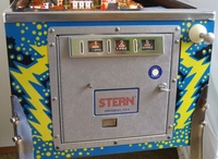 Image # 34163: Lightning Front 
(Although the coin door has been repainted, this image is retained to show the original unrepainted cabinet art.)