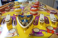Image # 67420: Majorettes Sample Game - Playfield - Downfield View 
(The owner added a red flipper rubber to the black upper arch rebound rubber. Serial number 01006 S.)