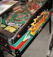 Image # 23785: Pool Sharks Cabinet - Right 
(Note: This playfield has white flippers instead of the yellow flippers it was manufactured with.)