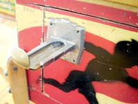 Image # 47177: Punchy Coin Chute 
(Serial number 19588.)