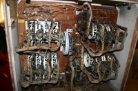 Image # 58446: Smart Set Later Production - Inside Backbox 
(The upper stepper unit inexplicably does not have a bell and clapper. Serial number 50774.)