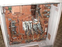 Image # 31608: Top Hand Inside Backbox 
(The wooden box chime is missing is cover.)