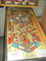 Image # 19648: Wizard! Playfield 
(Double Bonus insert is green.)