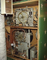 Image # 25298: Yanks Inside Back Door