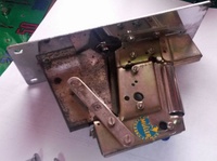Image # 68700: Hockey Girl Coin Mechanism - Back 
(Serial number 619 22 18 5.)
