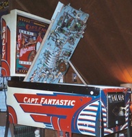 Image # 26506: Capt. Fantastic and The Brown Dirt Cowboy Playfield in Service Position
