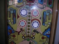 Image # 50092: Robin Hood Middle Playfield 
(The playfield in the manufacturer's flyer has white rubbers.)