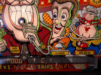 Image # 73455: The Bally Game Show Illuminated Backglass - Detail