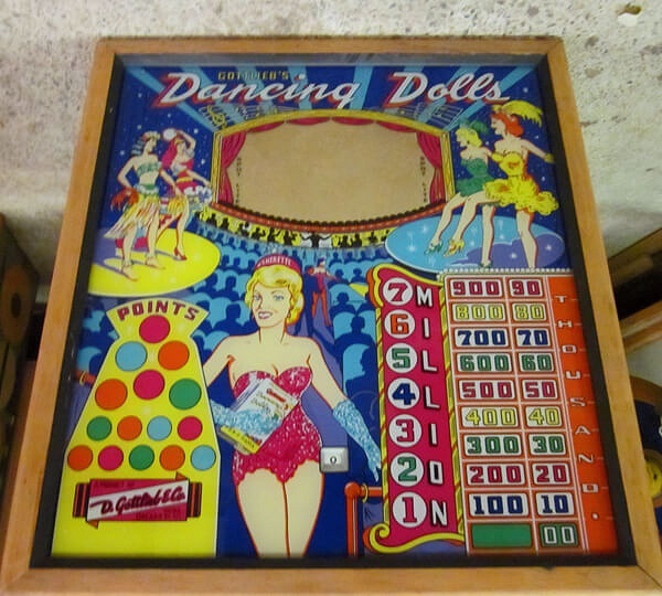 Dancing Dolls